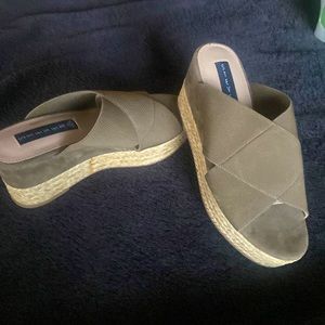 Olive Steven by Steve Madden platform sandals.